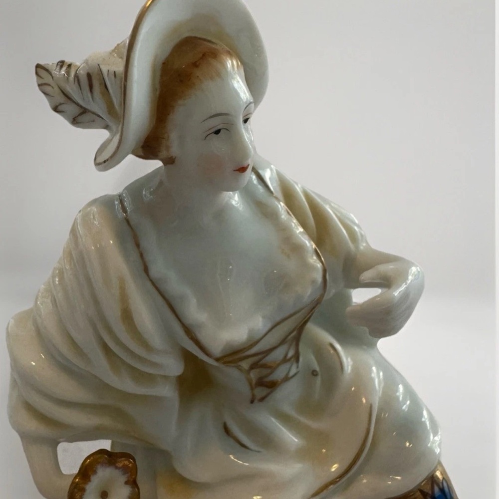 Antique Couple Figurines Victorian Courting Hand Painted & SIGNED Gold & Blue - Picture 4 of 13